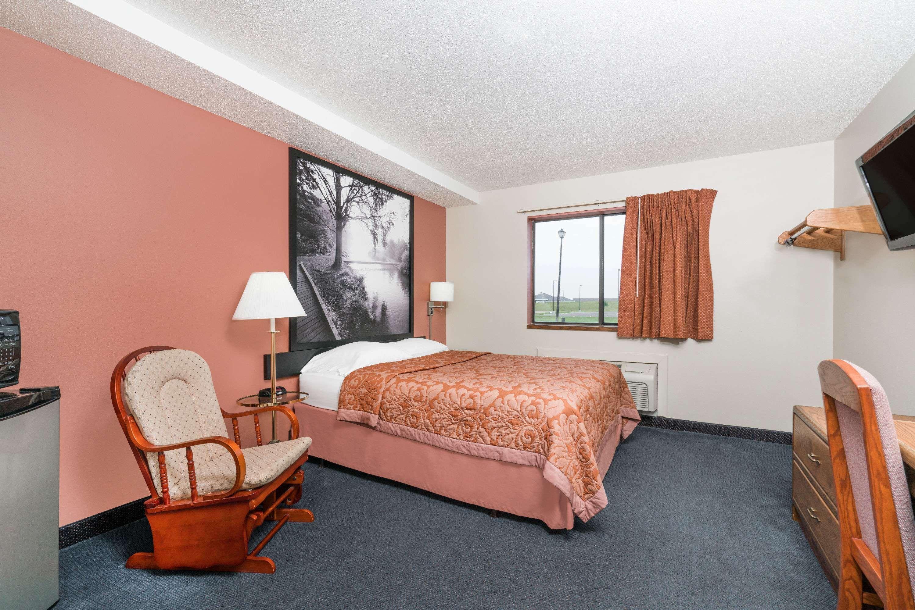 Super 8 By Wyndham Perham Otel Dış mekan fotoğraf