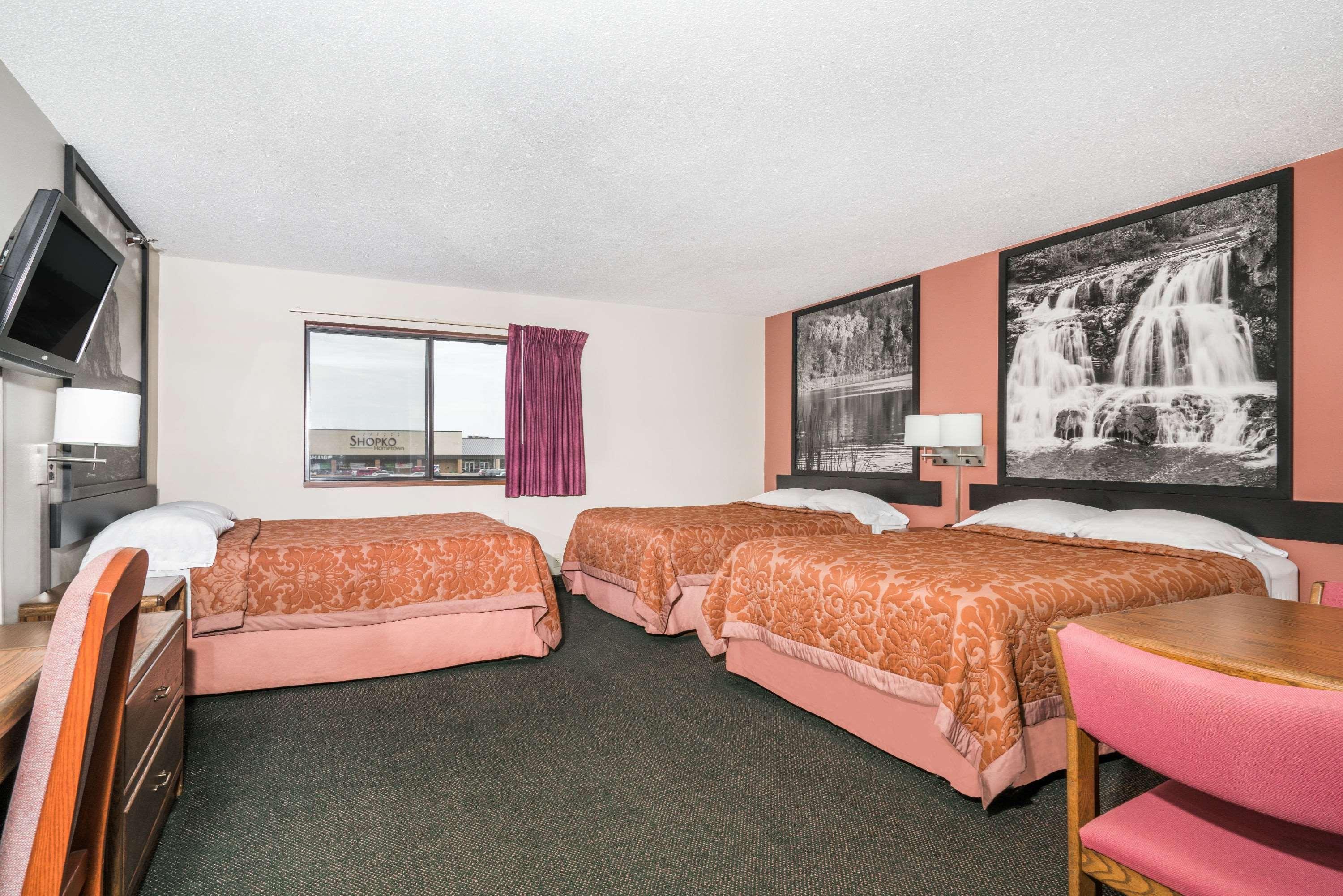 Super 8 By Wyndham Perham Otel Dış mekan fotoğraf