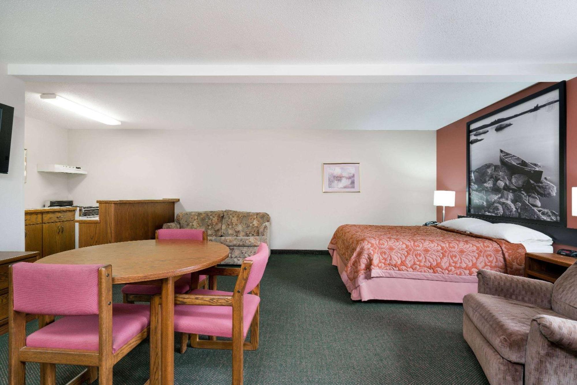 Super 8 By Wyndham Perham Otel Dış mekan fotoğraf