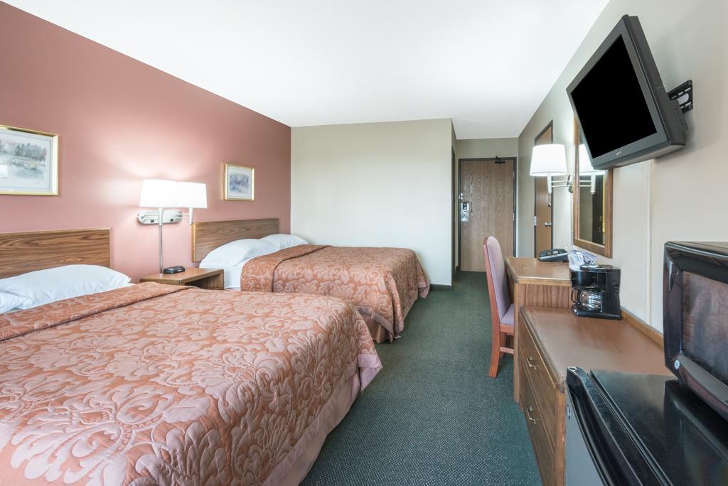 Super 8 By Wyndham Perham Otel Dış mekan fotoğraf